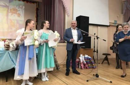Георгий Любенков наградил в Братске участников конкурса «Апрельская капель»
